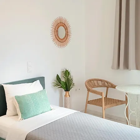 Apanema Paros Naousa (Paros)