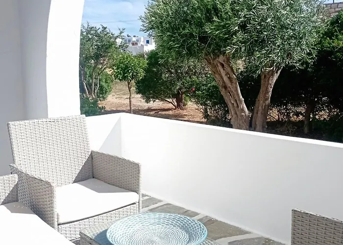 Apanema Paros Naousa