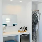 Apanema Paros * Naousa (Paros)
