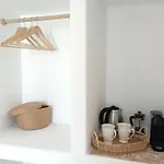 Apanema Paros * Naousa