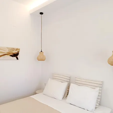 Apanema Paros Naousa (Paros)