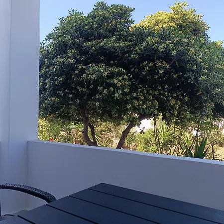 Apanema Paros * Naousa (Paros)
