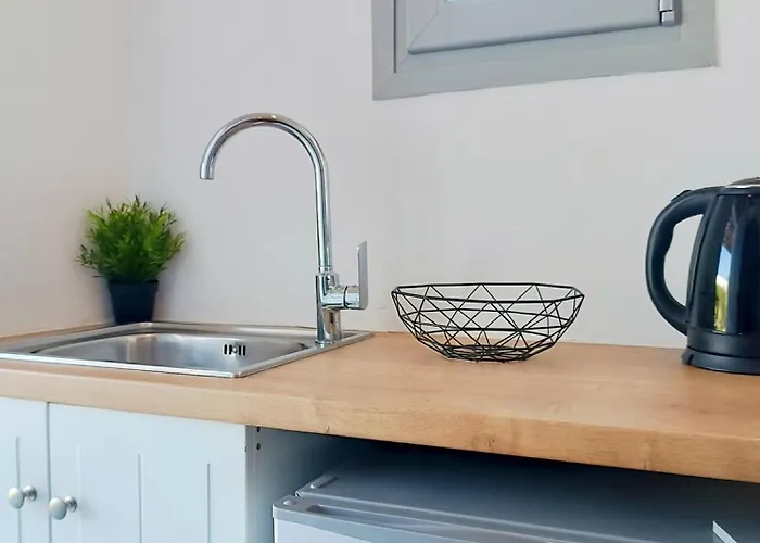 Apanema Paros * 纳乌萨